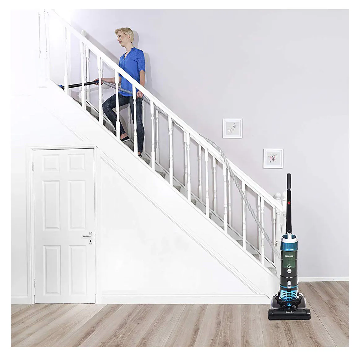 Hoover TH31BO01 Breeze Evo Bagless Upright Vacuum Cleaner